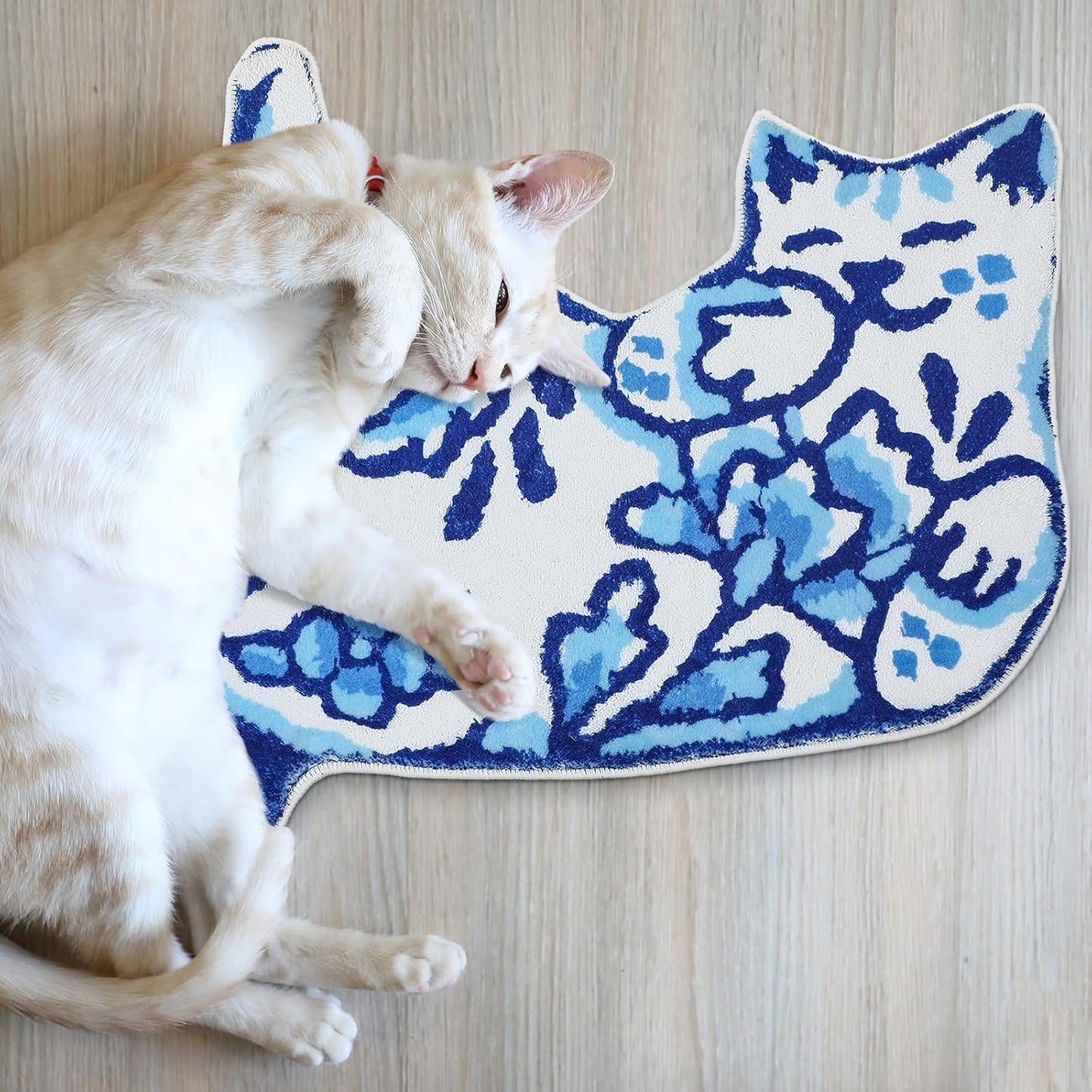 Delft Cat Bathroom Mat